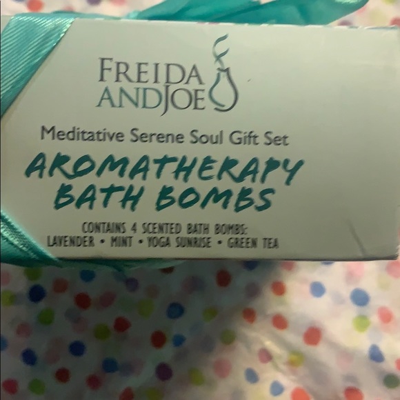 NIB Aromatherapy Bath Bombs Meditative Gift Set - Picture 3 of 3